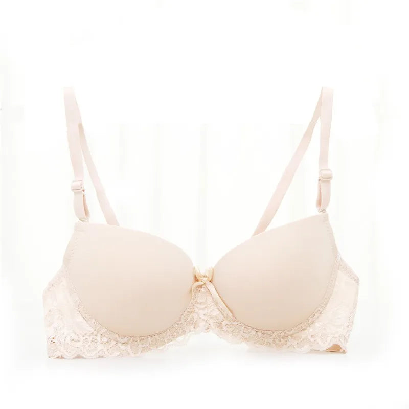 Women's seamless 3/4 cup push-up bra with adjustable support, underwire