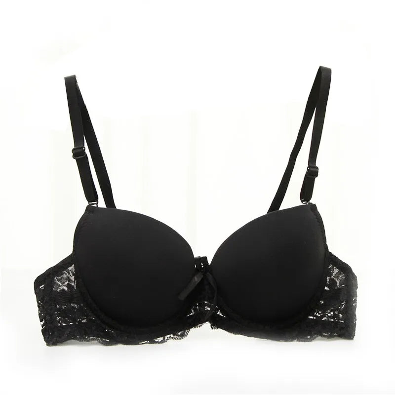 Women's seamless 3/4 cup push-up bra with adjustable support, underwire