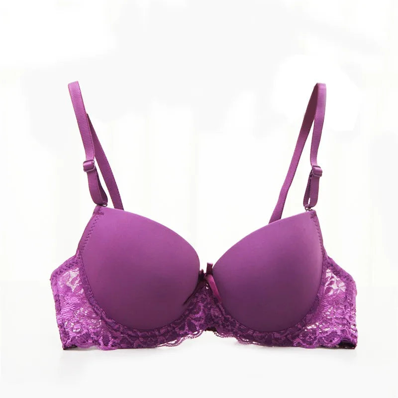 Women's seamless 3/4 cup push-up bra with adjustable support, underwire