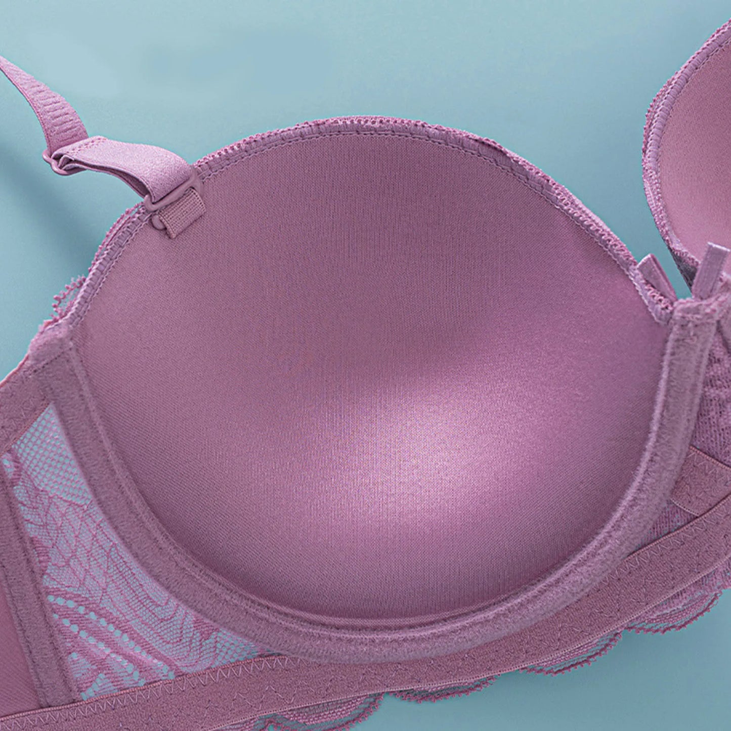 Women's Sexy Lace Underwire Bra, Floral Push-Up, Thin Half Cup, Gathered Brassiere for Everyday Wear.