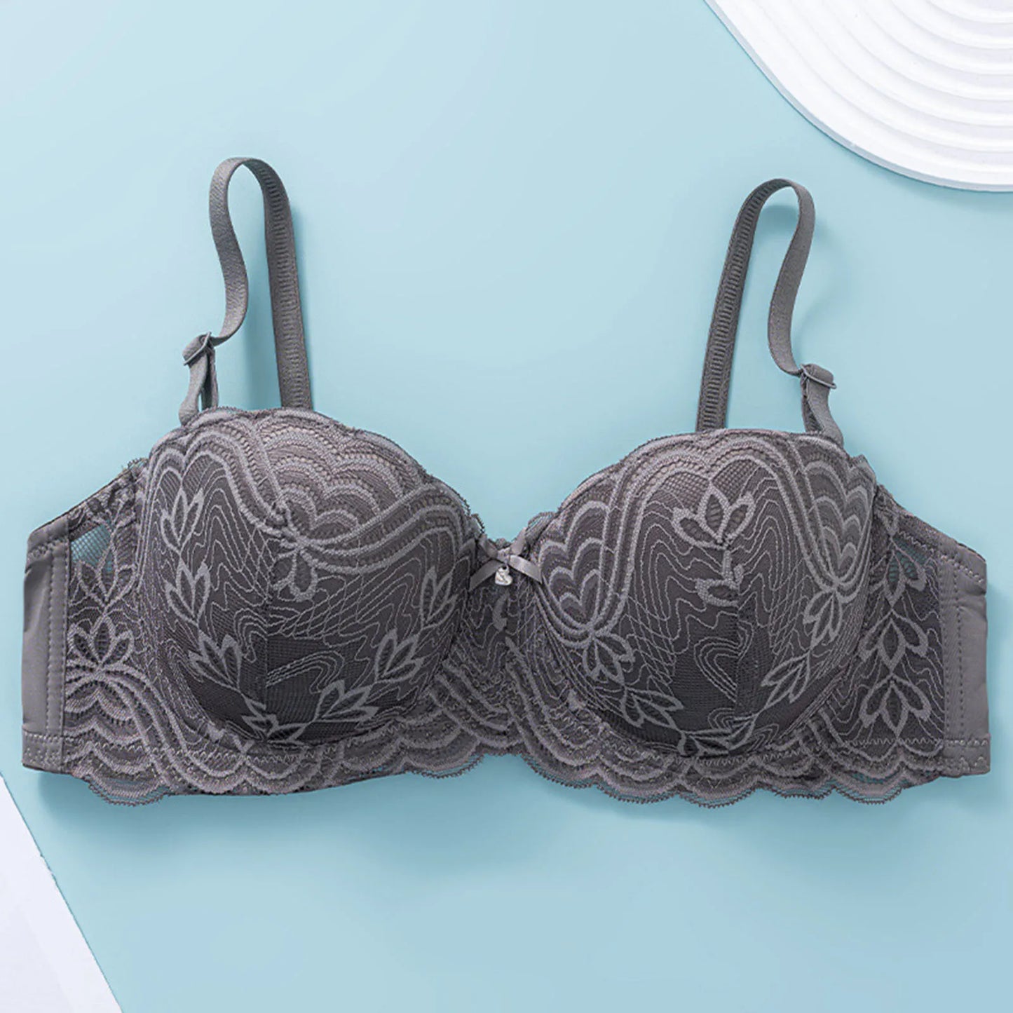 Women's Sexy Lace Underwire Bra, Floral Push-Up, Thin Half Cup, Gathered Brassiere for Everyday Wear.