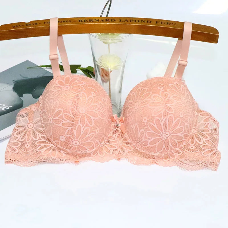 Sexy lace push-up half cup bra with underwire, breathable floral design, and big cup support for elegant gathering.