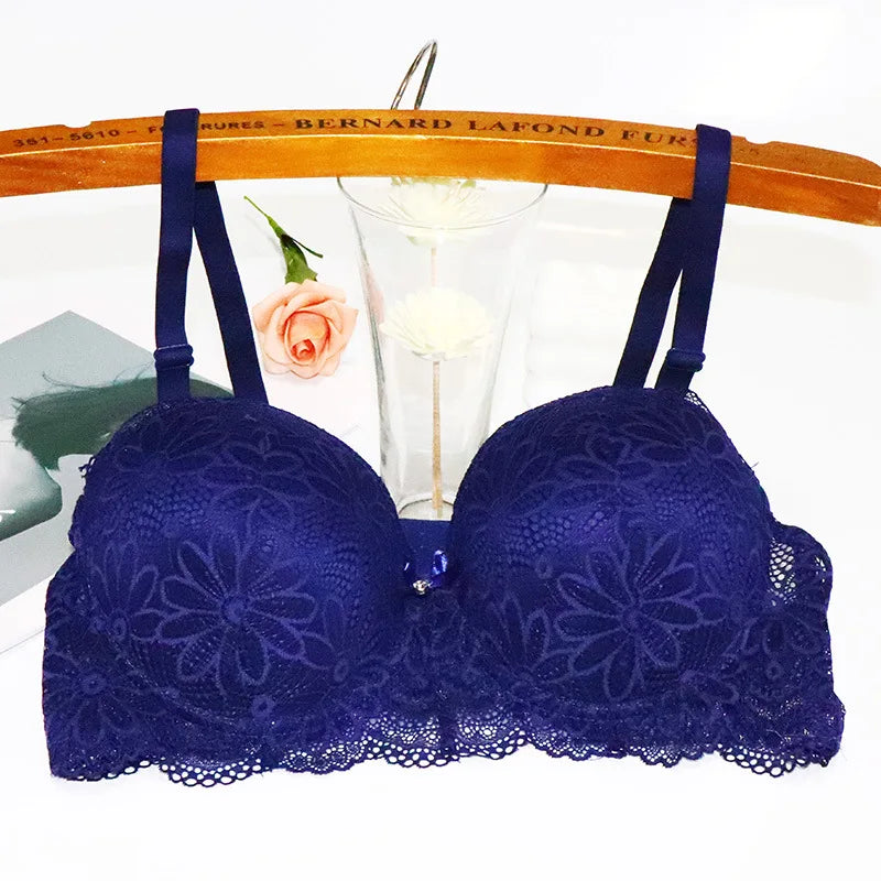 Sexy lace push-up half cup bra with underwire, breathable floral design, and big cup support for elegant gathering.