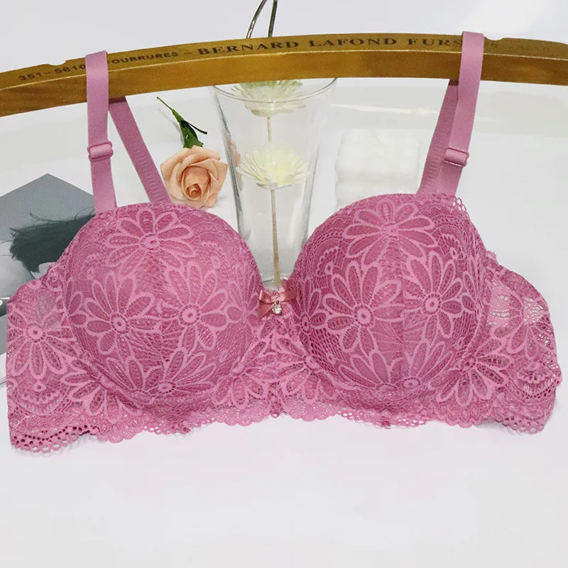 Sexy lace push-up half cup bra with underwire, breathable floral design, and big cup support for elegant gathering.