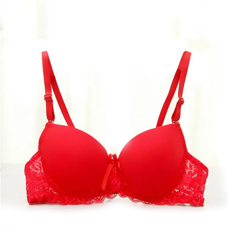 Women's seamless 3/4 cup push-up bra with adjustable support, underwire