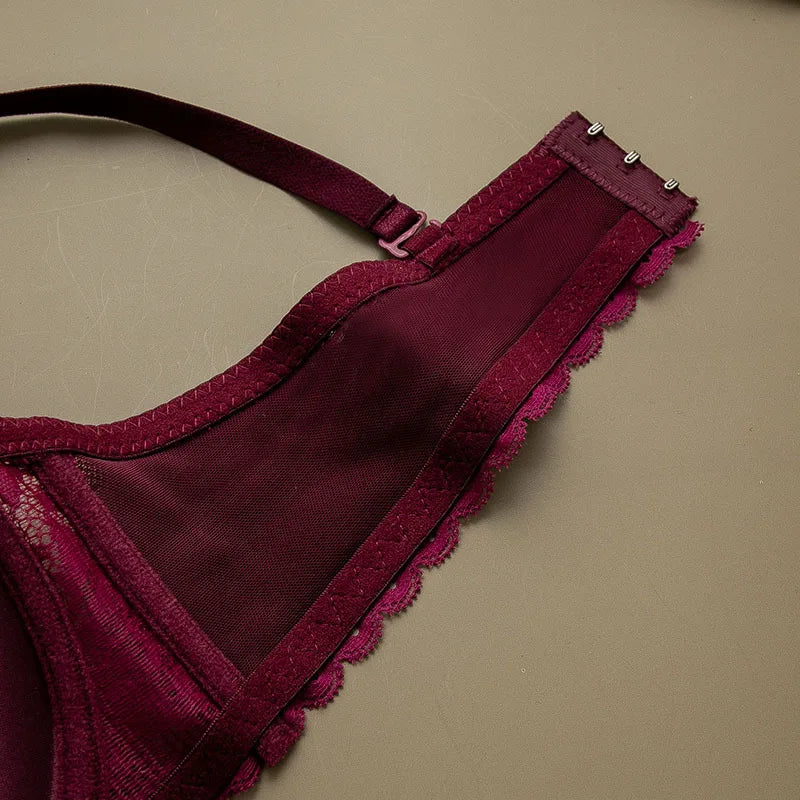 Hot 1/2 cup thin wireless adjustable lace bra, perfect for a comfortable and stylish fit.
